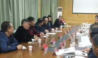 2017年2月9日一县一品公司高层领导陪同农业部相关领导考察华坪芒果基地.